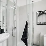 Lägenhet Ayet - 3 Bedrooms With Balcony In Alvalade *