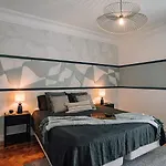 Ayet - 3 Bedrooms With Balcony In Alvalade * Lisboa