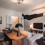 Ayet - 3 Bedrooms With Balcony In Alvalade Lisboa