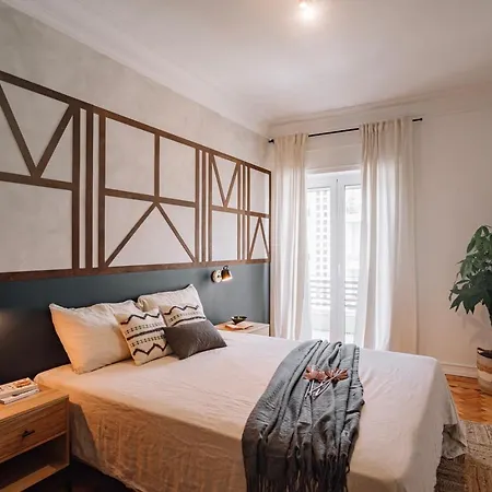 Ayet - 3 Bedrooms With Balcony In Alvalade Lägenhet Lisboa