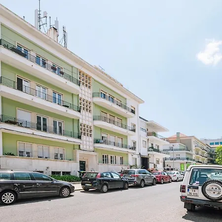 Apartment Ayet - 3 Bedrooms With Balcony In Alvalade Lissabon