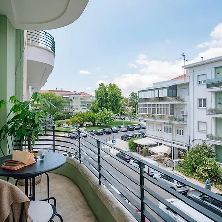 Ayet - 3 Bedrooms With Balcony In Alvalade Lägenhet