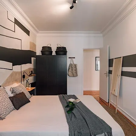 Apartamento Ayet - 3 Bedrooms With Balcony In Alvalade